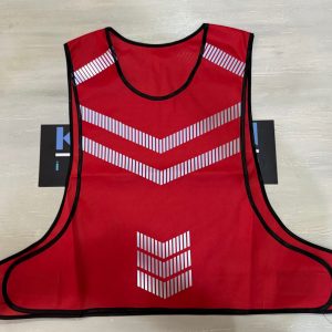 Moto Yelek  Renk; Lacivert Ürün Özellikleri: 120 Gram %100 Polyester Raşel Kumaş. Kenarlar Biyeli. Boydan Giymeli Ön ve Arka Görünürlük Sağlayan Reflektör Şeritli Etek Kısımından Cırt Cırt Bantlı İstenilen Beden Ayarı Yapabilirsiniz 