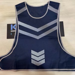 Moto Yelek 

Ürün Özellikleri:

120 Gram %100 Polyester Raşel Kumaş.
Kenarlar Biyeli.
Boydan Giymeli
Ön ve Arka Görünürlük Sağlayan Reflektör Şeritli
Etek Kısımından Cırt Cırt Bantlı İstenilen Beden Ayarı Yapabilirsiniz 